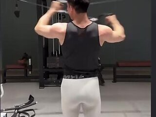 A Chinese Muscle Man Workout with Sexy Tights 04